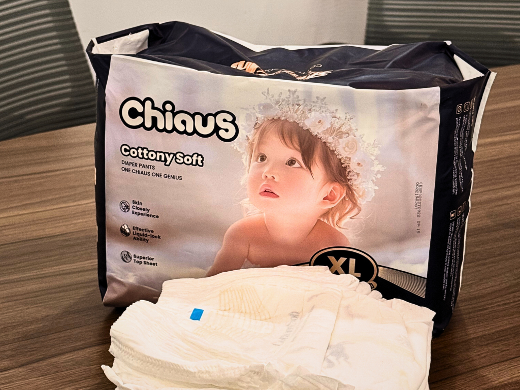 chiaus baby pull up pants bag in office desk