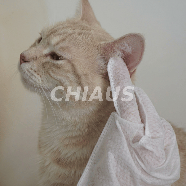 Five-finger pet grooming gloves for cleaning cats' ears and sensitive areas