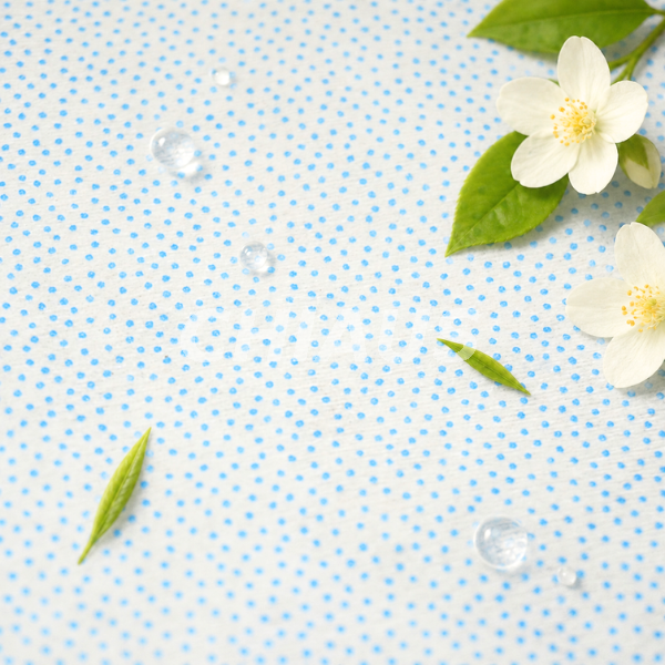 disposable pet grooming wipe with white tea