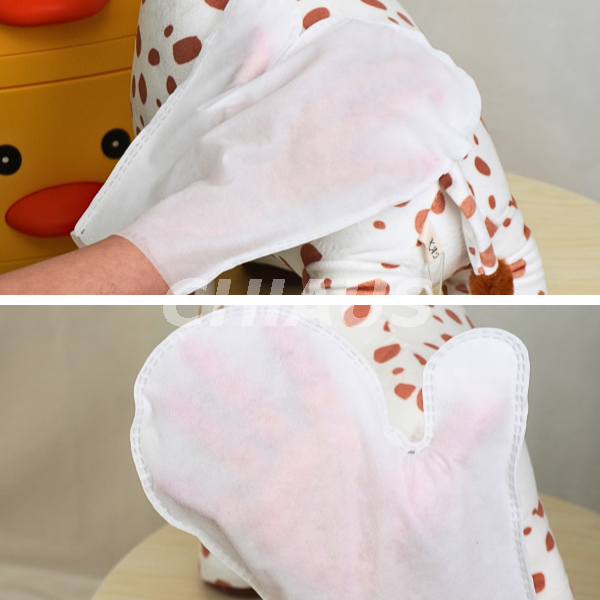 the thumb type cleaning wipe provide faster cleaning ability than five finger types